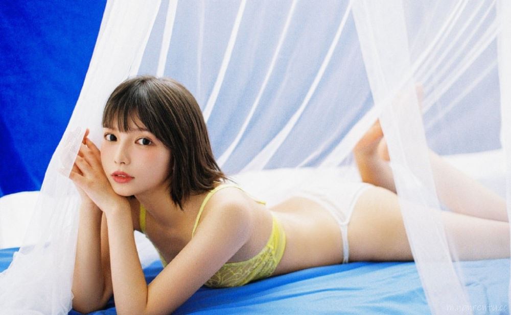 性感清纯的日本比基尼美女高清写真壁纸图片第1张